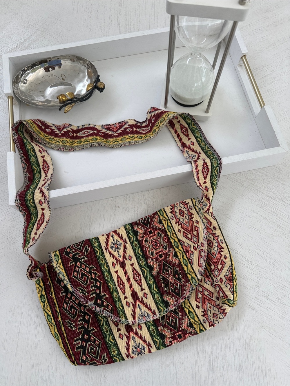 Ethnic Pattern Woven Crossbody Bag in Red & Cream